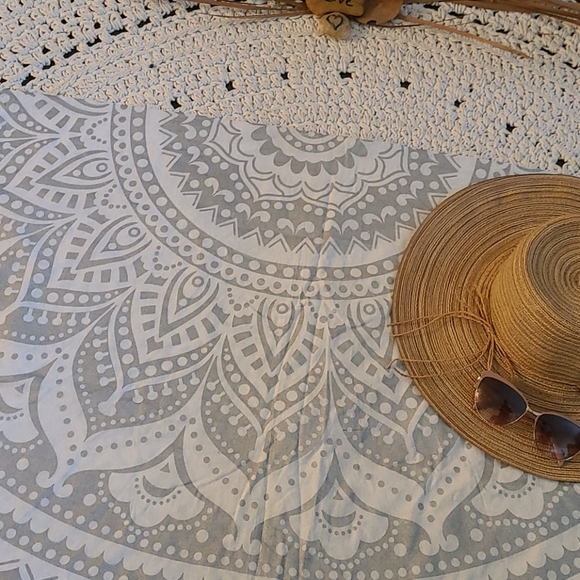 BO HO SILVER WHITE WALL ART TABLE CLOTH BEACH ROU - Picture 12 of 16